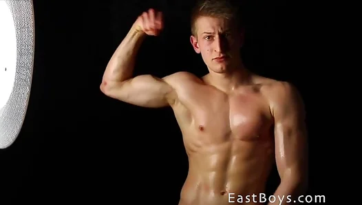 Muscle God Flexes Hard as Shemale Admires His Sculpted Body – 18+
