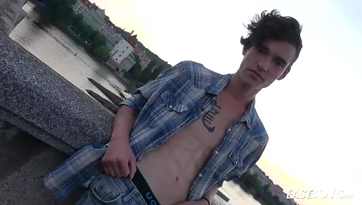 Johnny Walsh Unleashed in Prague – Hot Bareback Escapades Raw Passion
