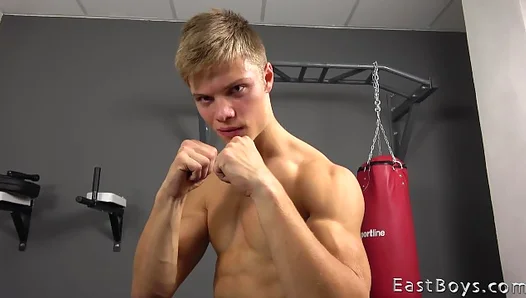 Leo Jonas Bares All: Hot Muscle Glory in This Steamy Audition – Fresh Meat Casting