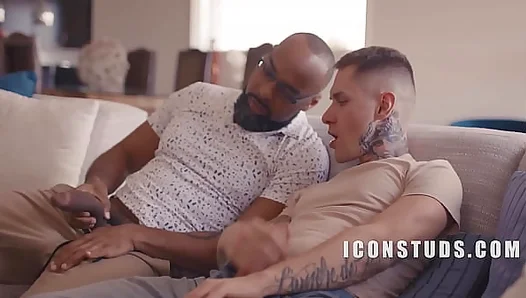 Stepsons First Taboo Thrill: Exploring Dads Hard Muscle Dick – 18+