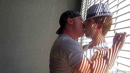 Steamy Park Hookup: Wild Passion Unfolds Between Hung Twinks – GayRoom 18+