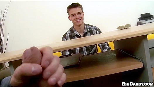 Chiseled Twink Gets Pleasured by Huge BBC in Hot Audition Fuck – GeoBlack