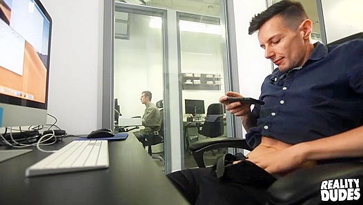 Sean Peek Eddie Rabbit Heat Up the Office – Hardcore Gay Action – RealityDudes