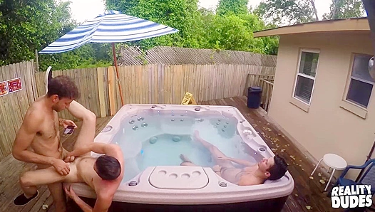 Tim Hanes Valentino Heat Up the Streets—Steamy Public Hookup – RealityDudes