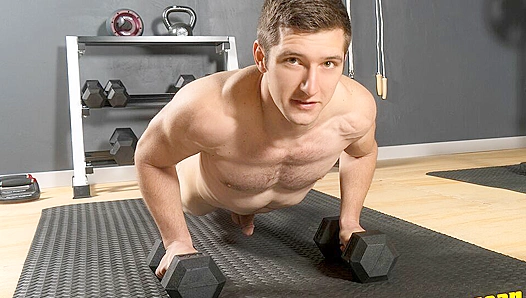 Bruno Hayes Gets Loaded: Big Butt, Bigger Swallow – SeanCodyX