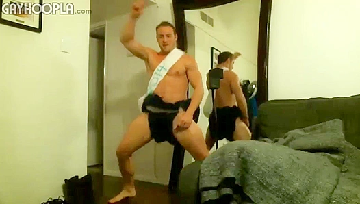 Muscle Stud Spreads Wide: Deep Stretch Solo Workout – GayHoopla 18+