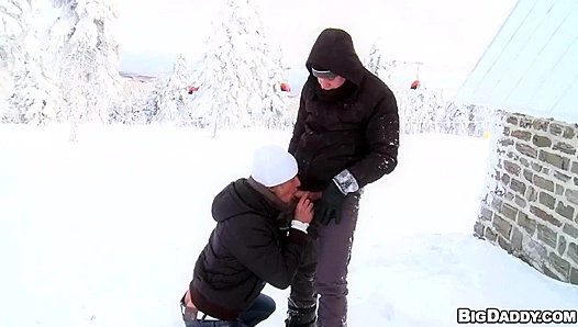 Steaming Passion on the Ski Slope: Pauls Wild Retreat with Fresh Marty – GayResortX 18+