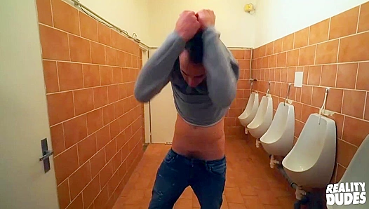 Luke Davids Hot Bathroom hookup – Raw Public Passion – Amateur Gay Encounters