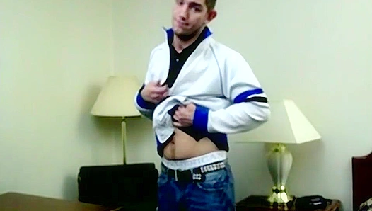 Justins Hot Amateur Premiere – Tight Physique, Hard Cock Exposed! – GayXXXHub 18+