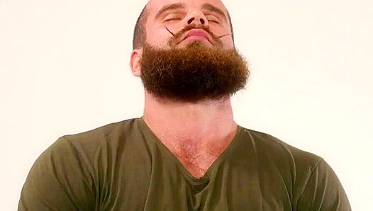 Massive Beary Hunk Jacks Off Powerfully on Sleek Black Leather Couch – JAWKED